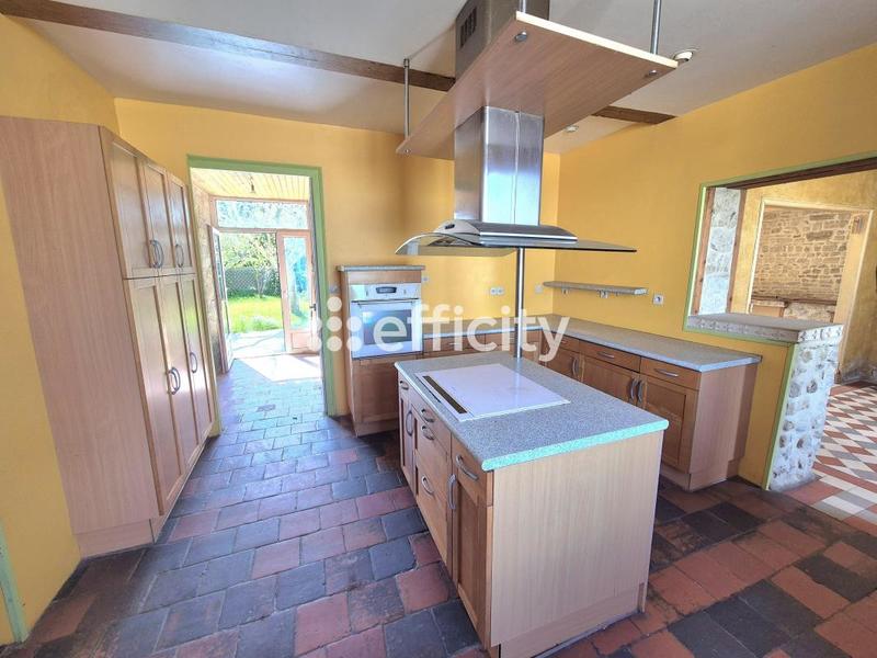 Maison - 200 m² - 8 pièces