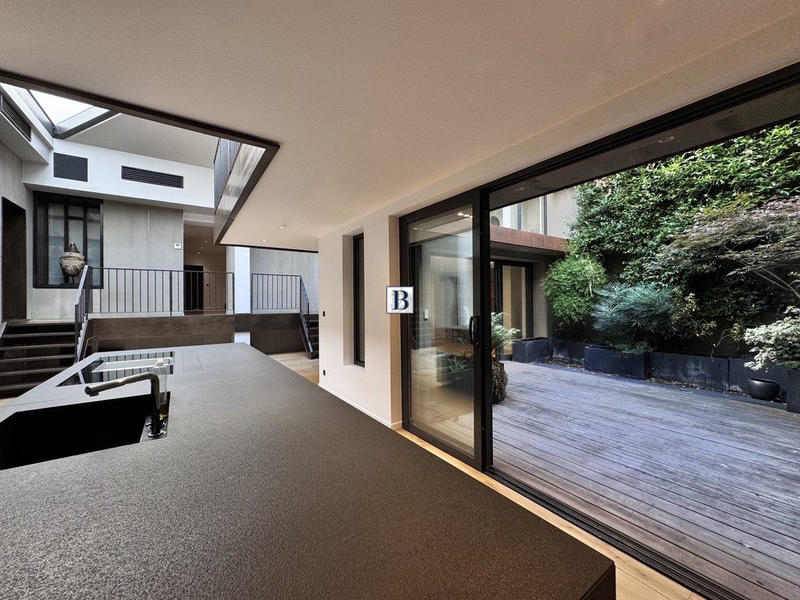 Loft - 205 m² - 3 pièces