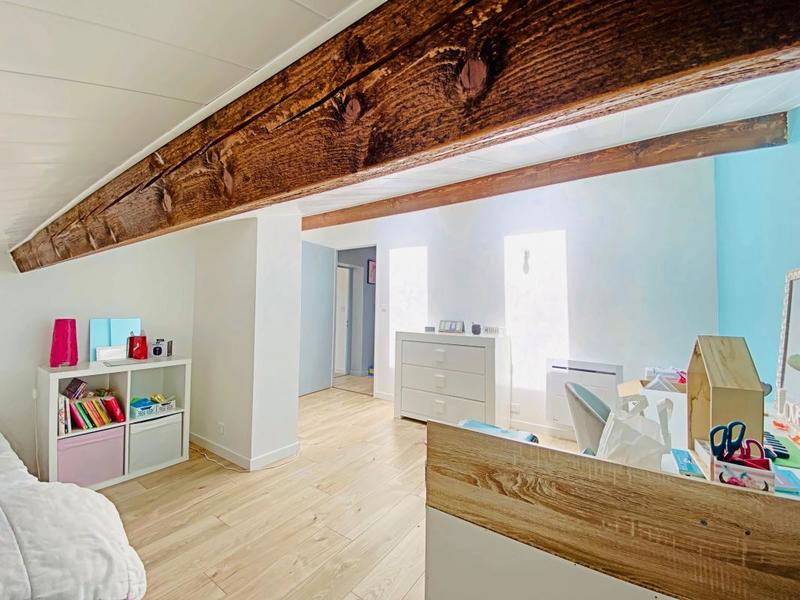 Maison - 180 m² - 8 pièces