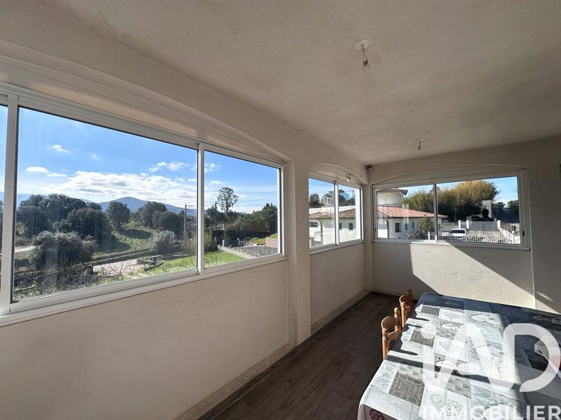 Maison - 178 m² - 6 pièces