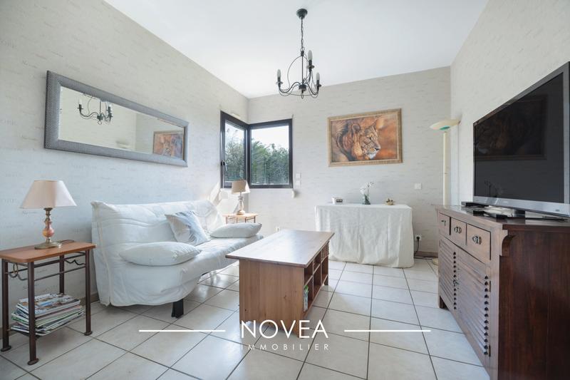 Maison - 242 m² - 10 pièces