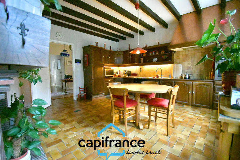 Maison - 297 m² - 6 pièces