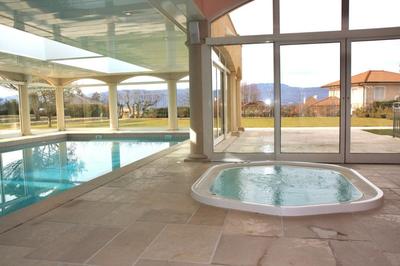 Maison - 750 m² - 15 pièces