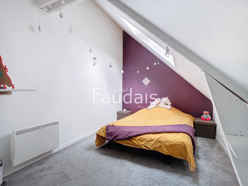 Maison - 182 m² - 9 pièces