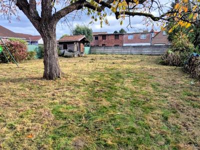 Terrain constructible - 596 m²