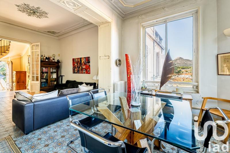 Maison - 210 m² - 11 pièces