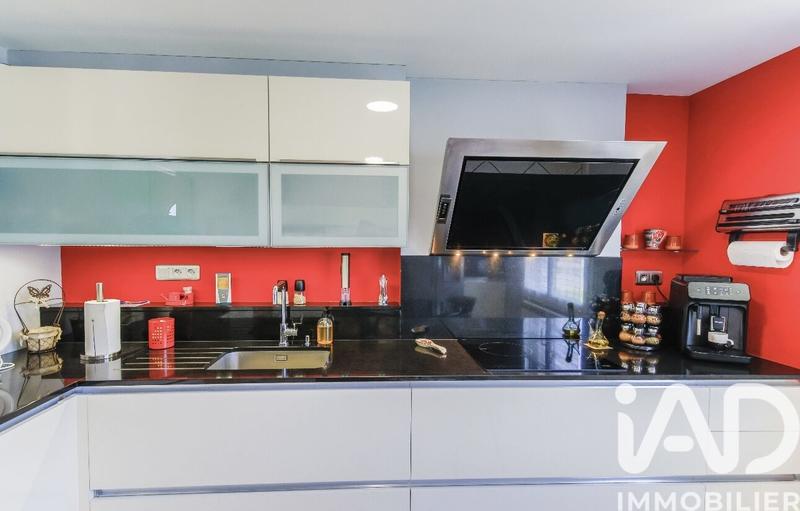 Maison - 227 m² - 8 pièces