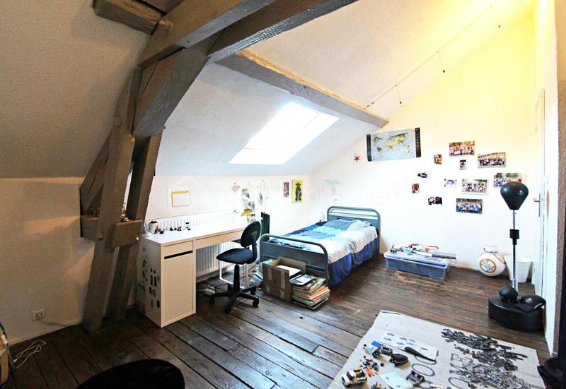 Maison - 202 m² - 8 pièces