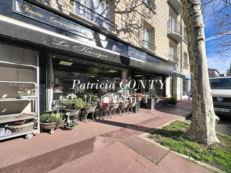 Local commercial - 72 m² - 4 pièces