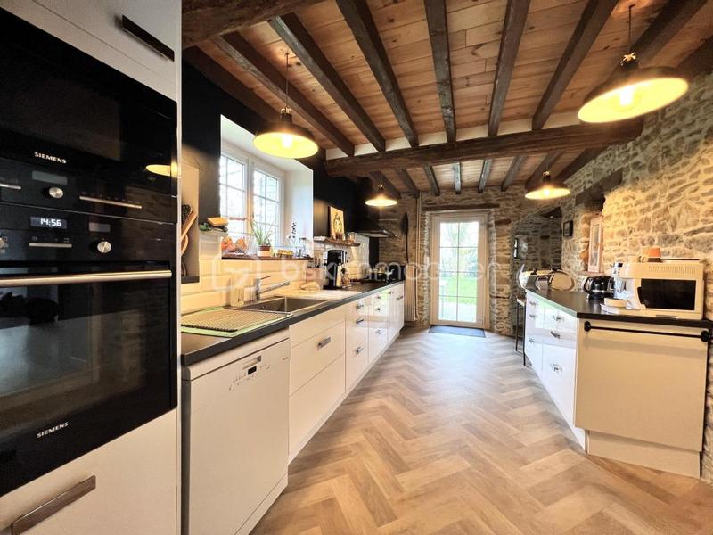 Propriété - 188 m² - 8 pièces