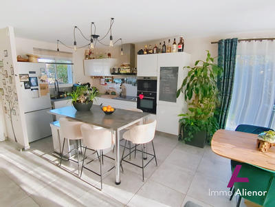 Maison - 91 m² - 4 pièces