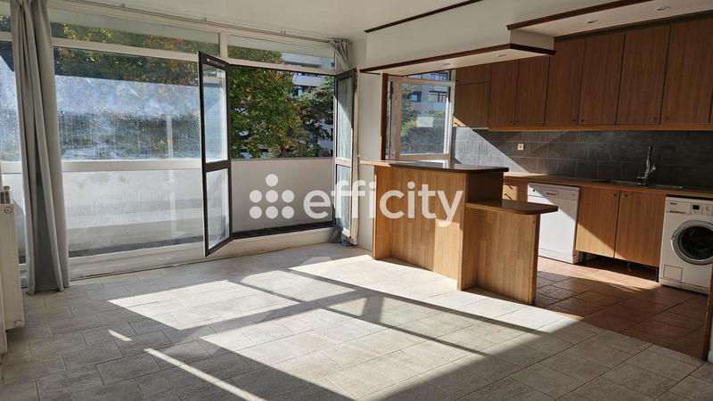 Appartement - 97 m² - 5 pièces