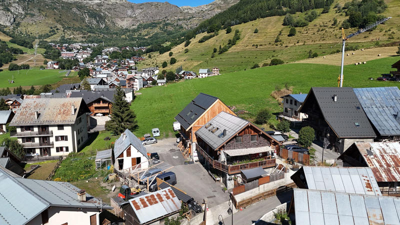 Châlet - 159 m² - 8 pièces