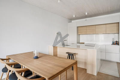 Appartement - 93 m² - 4 pièces