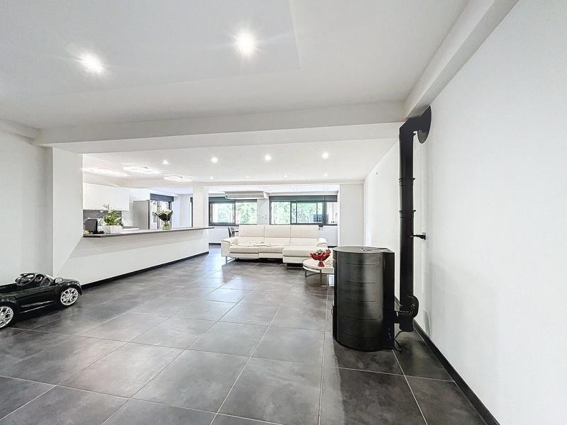 Appartement - 170 m² - 6 pièces