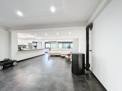 Appartement - 170 m² - 6 pièces