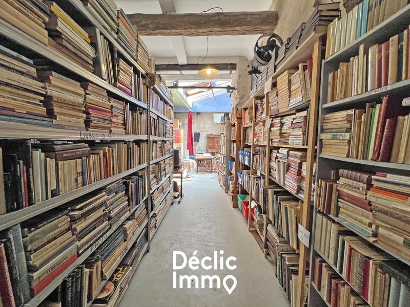 Atelier d'activités - 210 m² - 6 pièces