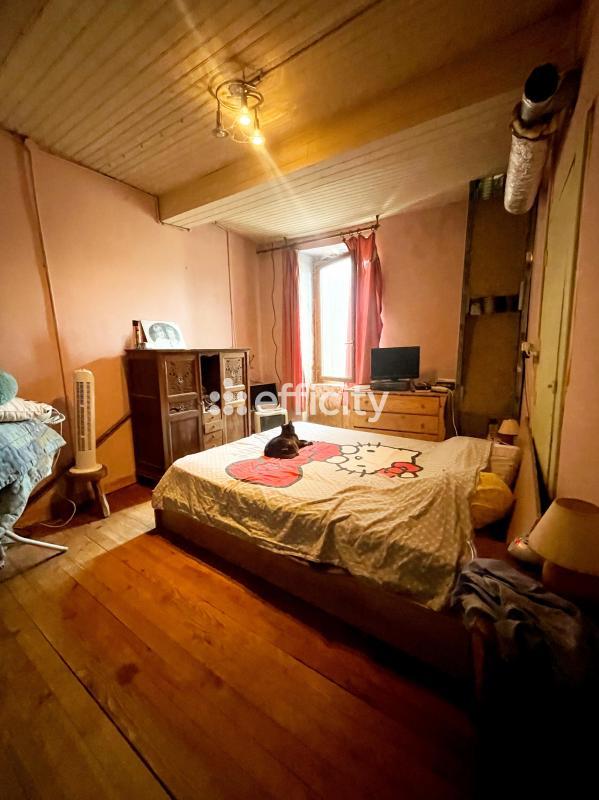 Maison - 236 m² - 8 pièces