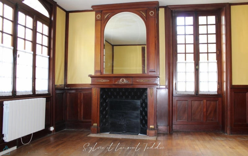 Maison - 330 m² - 17 pièces