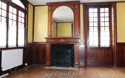 Maison - 330 m² - 17 pièces