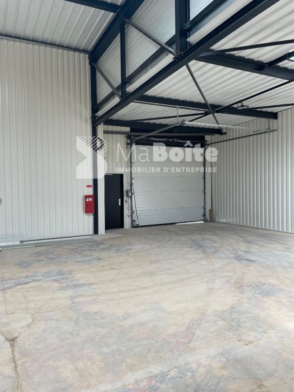 Local d'activité / Entrepôt - 860 m² - 10 pièces