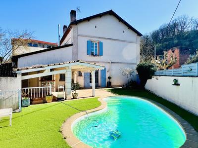 Maison - 200 m² - 4 pièces