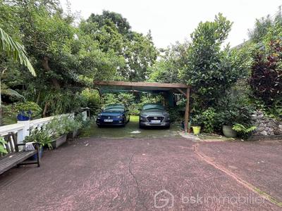 Villa - 200 m² - 8 pièces