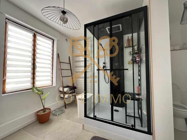 Maison - 160 m² - 7 pièces