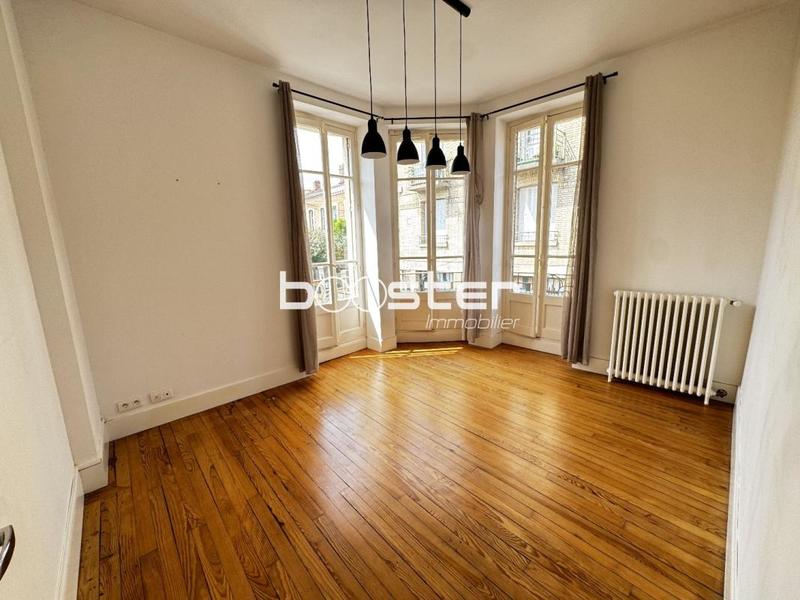 Appartement ancien - 120 m² - 5 pièces