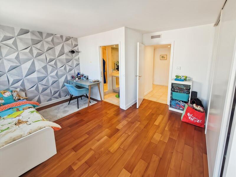 Appartement - 105 m² - 4 pièces