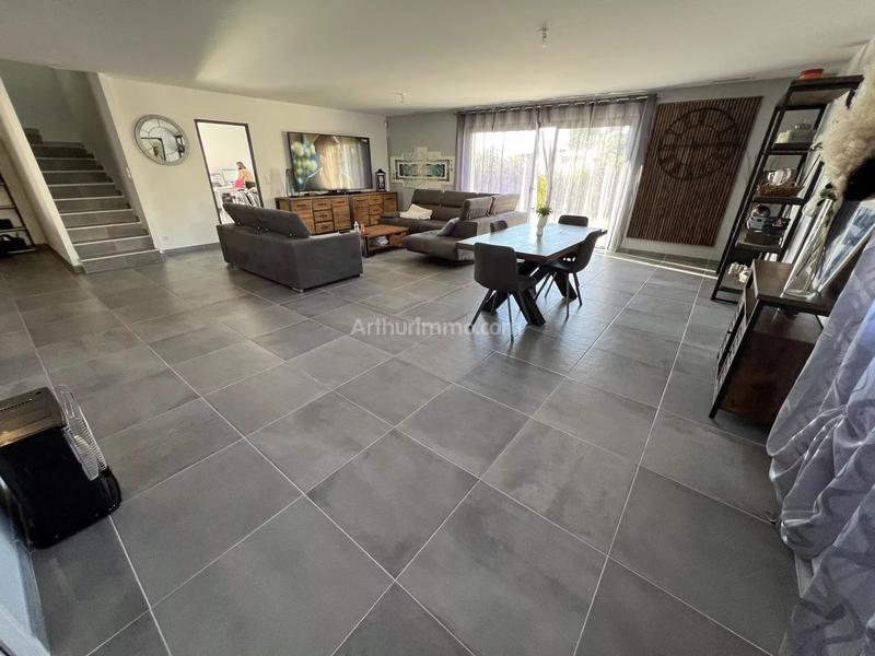 Maison - 213 m² - 7 pièces