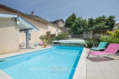 Maison ancienne - 210 m² - 5 pièces