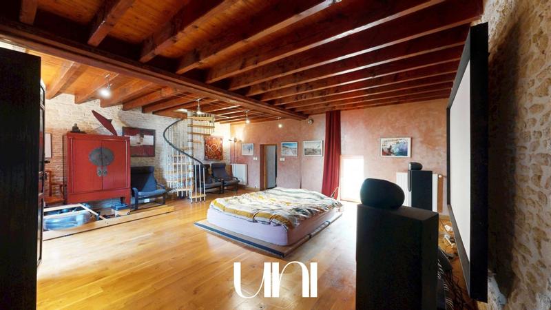 Maison - 228 m² - 7 pièces