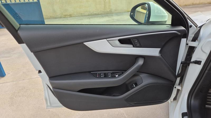 Audi A4 Avant V 2.0 Tdi 150 s-Tronic 7 s line - Automatique
