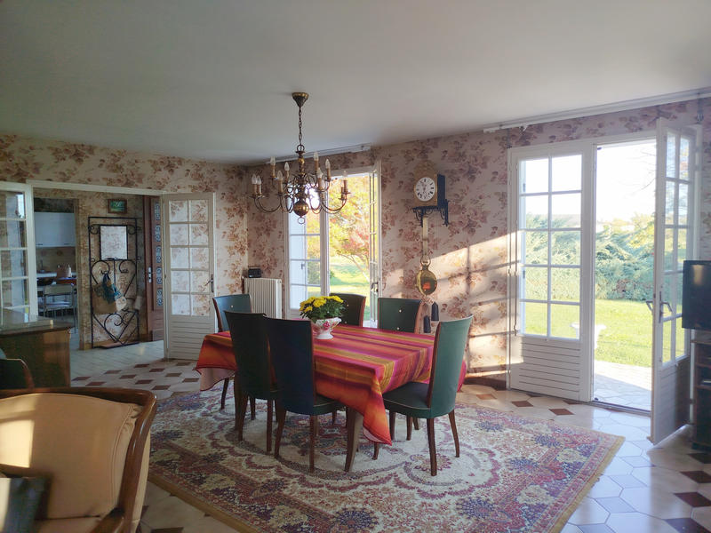 Maison - 3 105 m² - 6 pièces