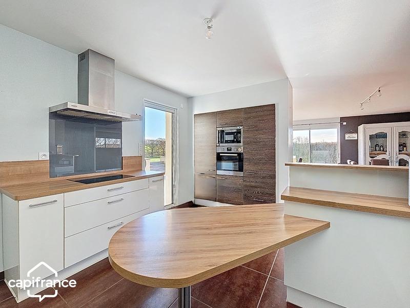 Maison - 121 m² - 6 pièces