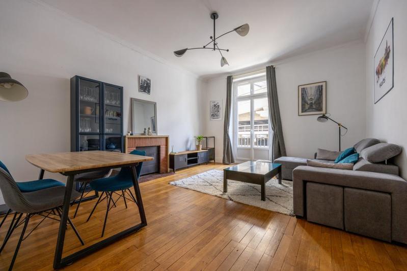 Appartement - 82 m² - 3 pièces