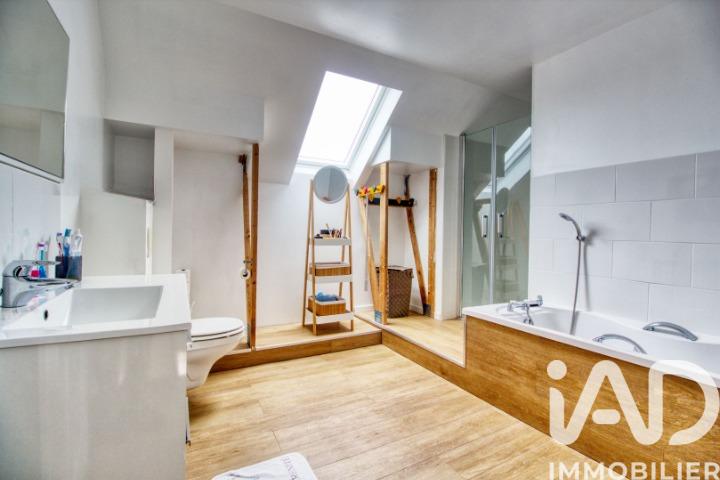 Maison - 208 m² - 6 pièces