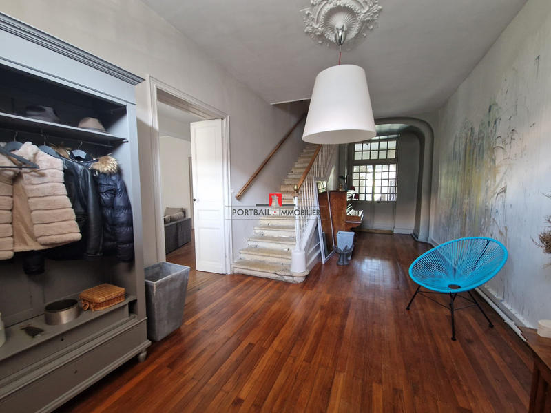 Maison - 200 m² - 5 pièces