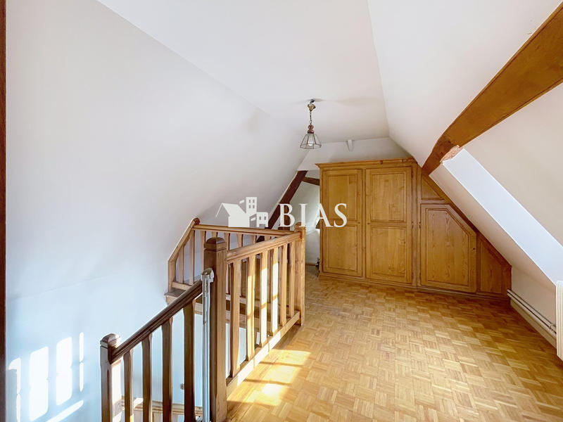 Maison - 205 m² - 6 pièces