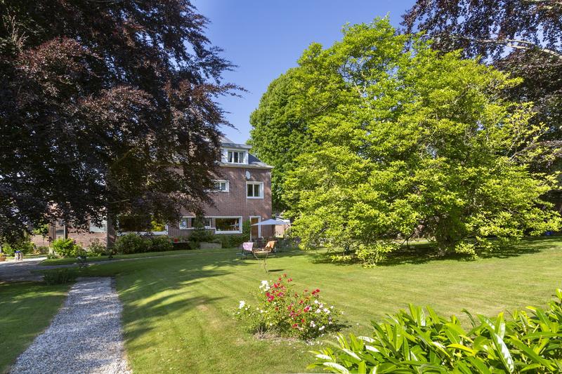 Maison - 269 m² - 9 pièces