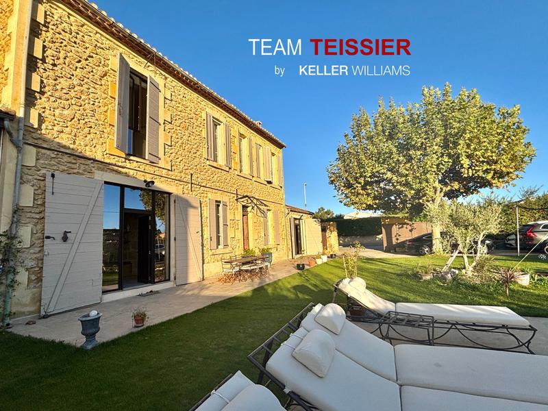 Maison - 210 m² - 8 pièces