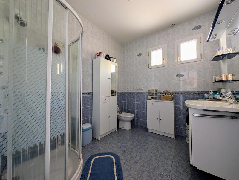 Propriété - 238 m² - 8 pièces