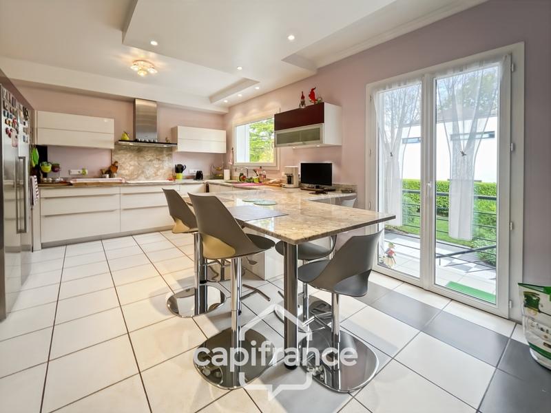 Maison - 215 m² - 7 pièces