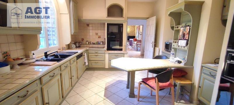 Maison - 230 m² - 8 pièces