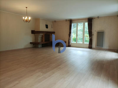 Maison - 264 m² - 9 pièces