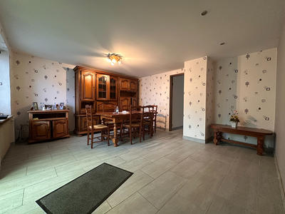 Maison - 140 m² - 8 pièces