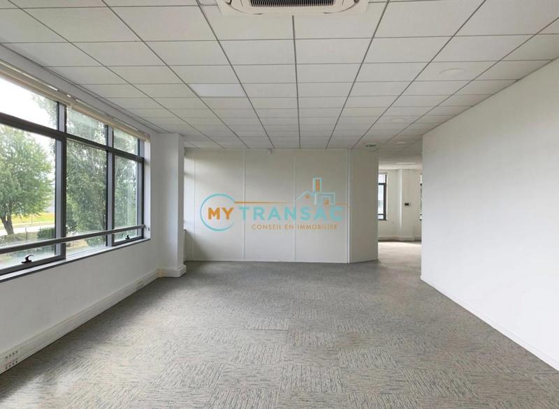 Local d'activités - 3 290 m²