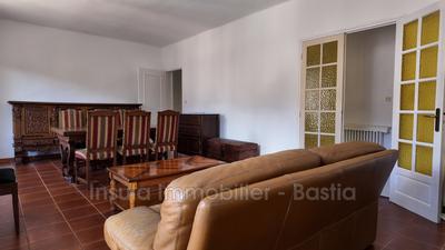 Appartement - 92 m² - 4 pièces