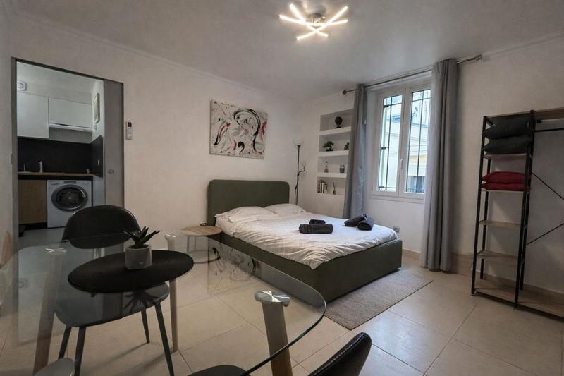 Studio - 25 m² - 2 pièces